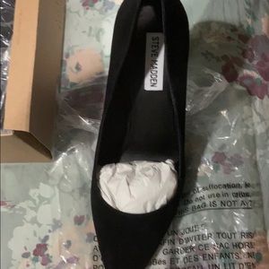 Steve Madden Zyler Black Suede Pumps